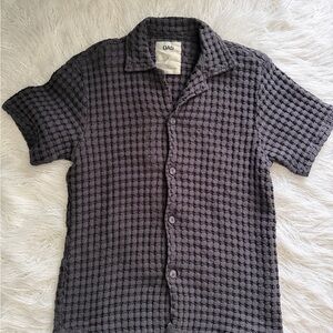 OAS Short-Sleeve Textured Button-Front Shirt in Charcoal Gray